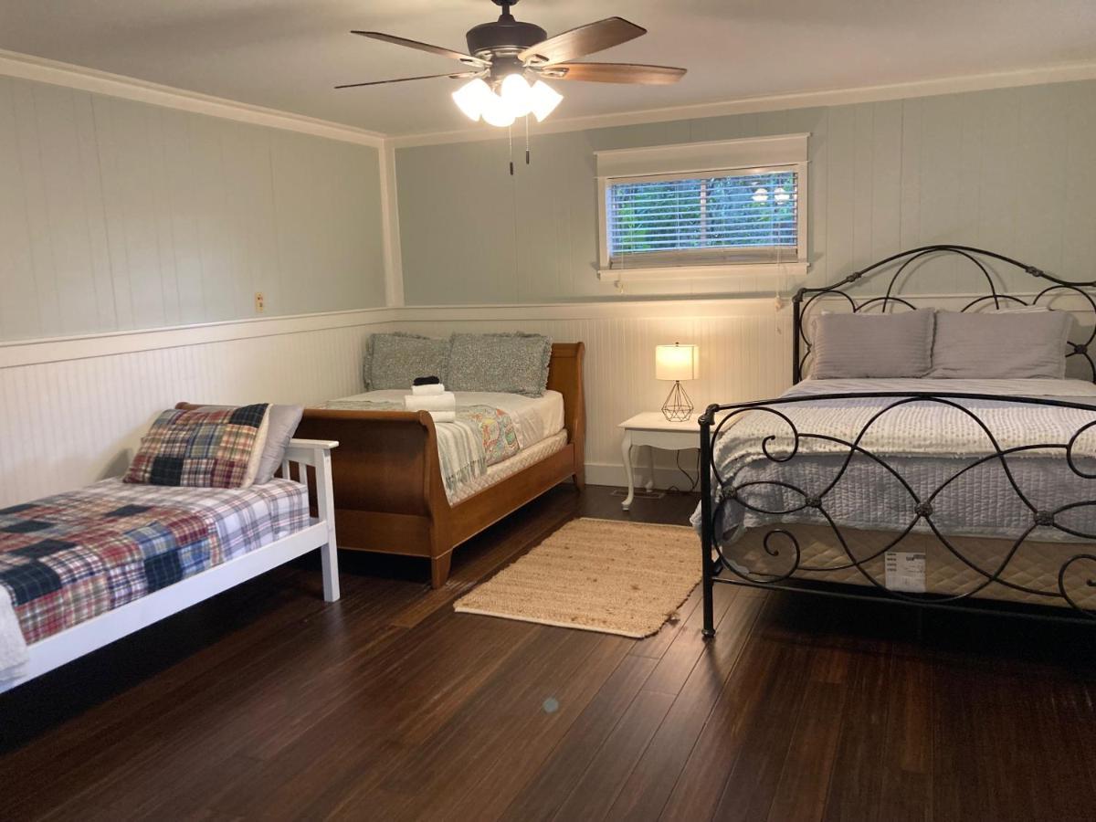 Tucked Away Newly Renovated 2 Bedroom/ 1 Bath Sleeps 8 Beaufort Buitenkant foto